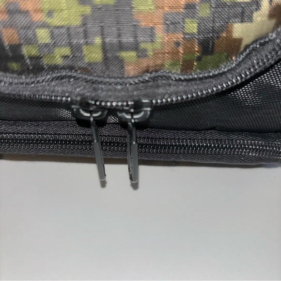 2/$30 Nintendo Camo DS Lite/DSi/3DS Travel Carrying Case Storage Backpack Bag - Picture 8 of 9